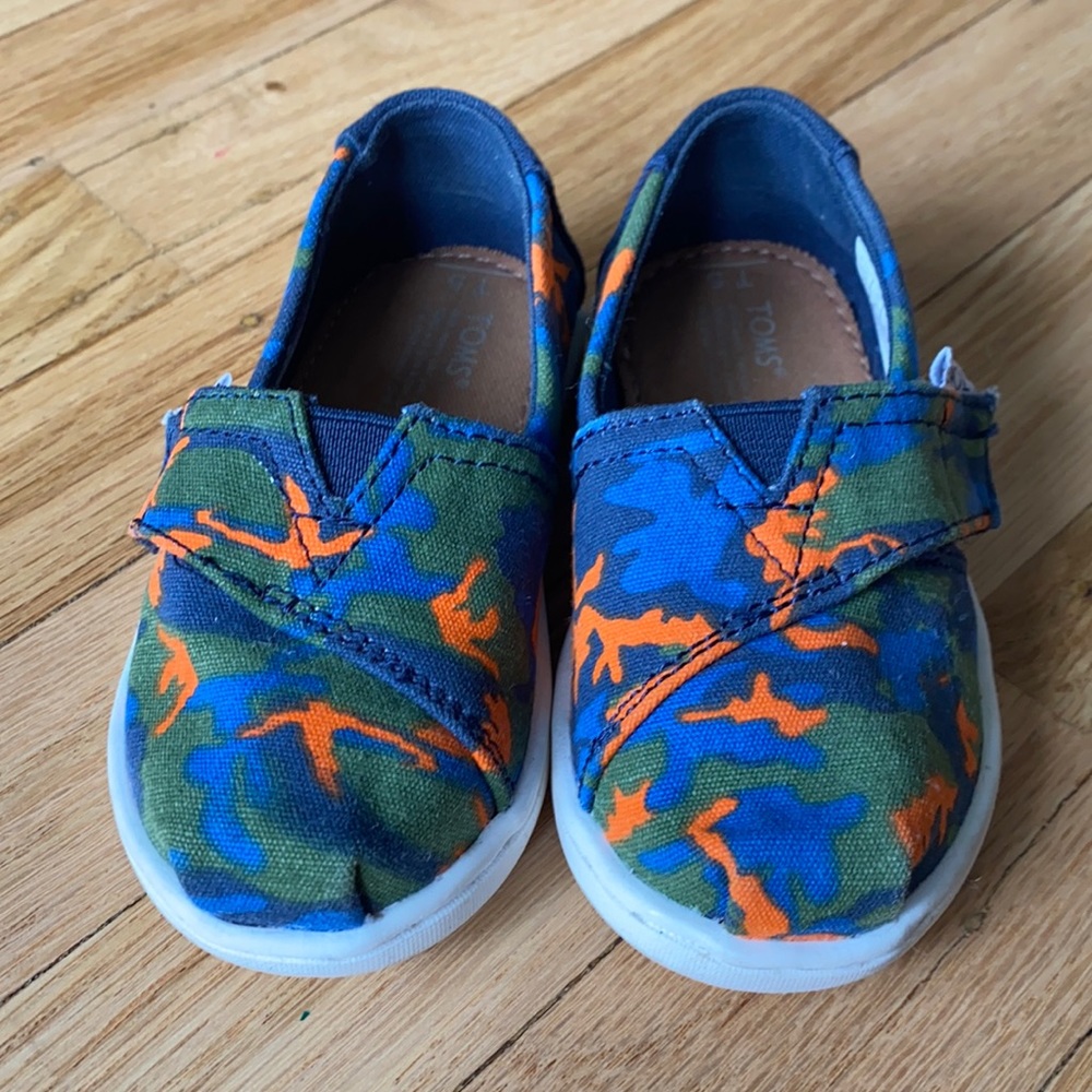 Toms Shoes Camo Print